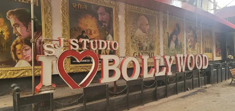 Exploring Bollywood in Mumbai: A Cinematic Journey for Film-Loving Tourists