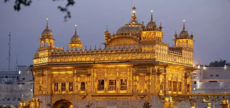 How to Visit the Golden Temple in Amritsar - A Complete Guide 