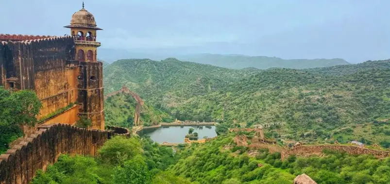 Jaipur Car Rental with Driver – Reliable Chauffeur Service for City & Outstation Tours