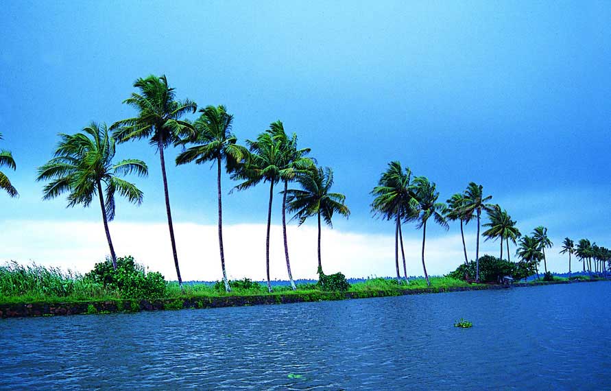 Temples of South India, Kerala Backwaters Tour