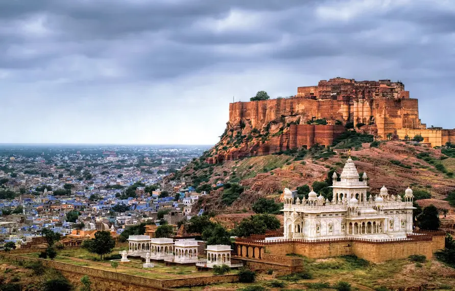 Luxurious dive into the culture and heritage of India