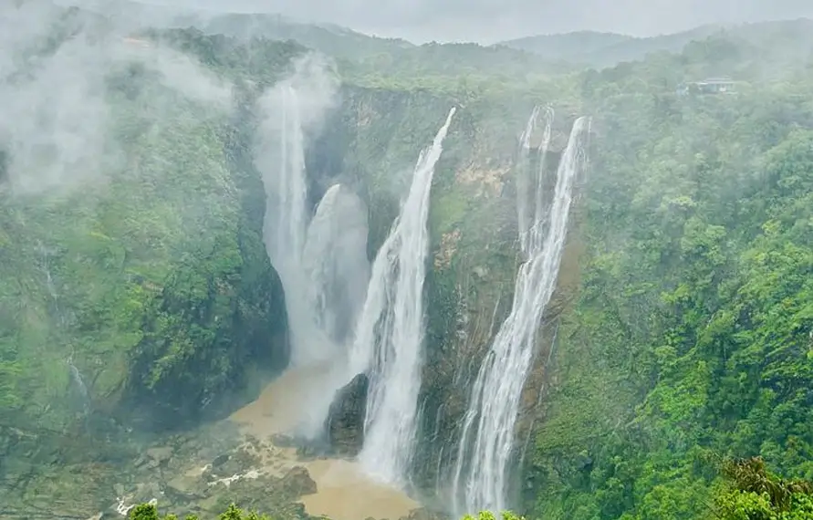 meghalaya-waterfalls-living-root-bridges-tour