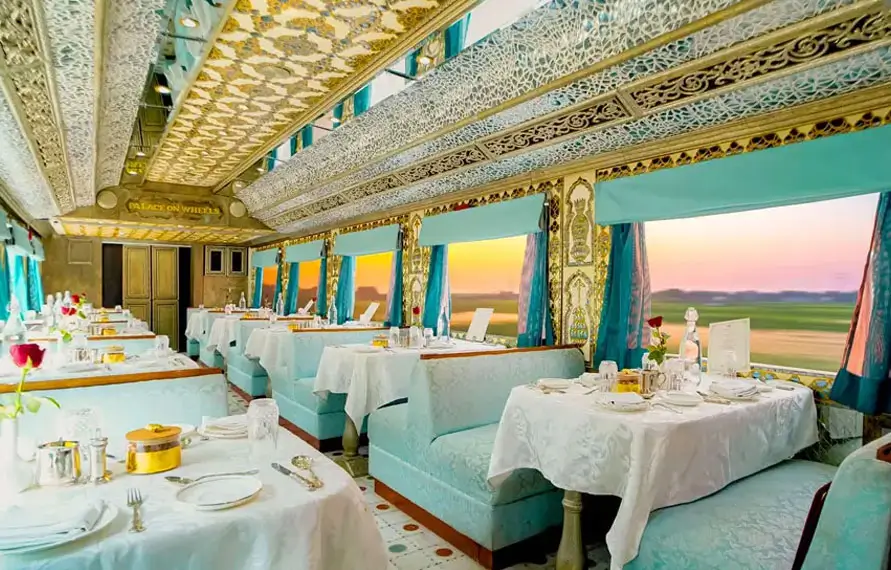palace on wheels restaurant car view