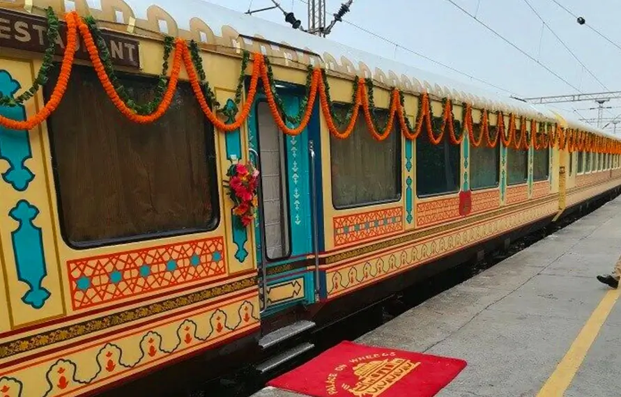 palace on wheels train welcome exterior