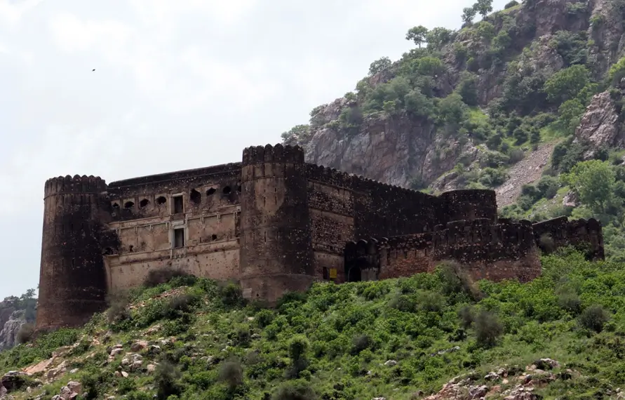 A Luxury Tour of India: Forts, Palaces & the Taj Mahal