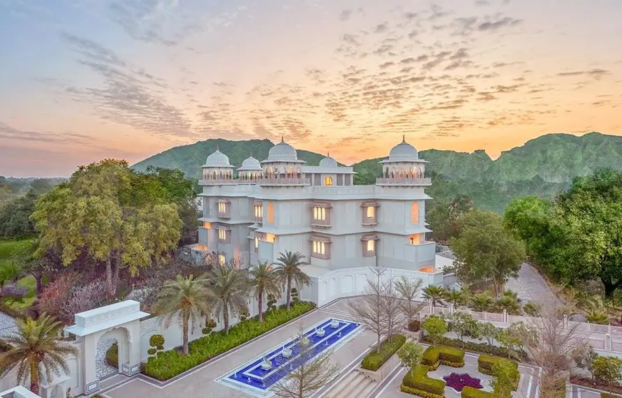 Rajasthan Luxury Tour with Oberoi Udaivilas & Rambagh Palace