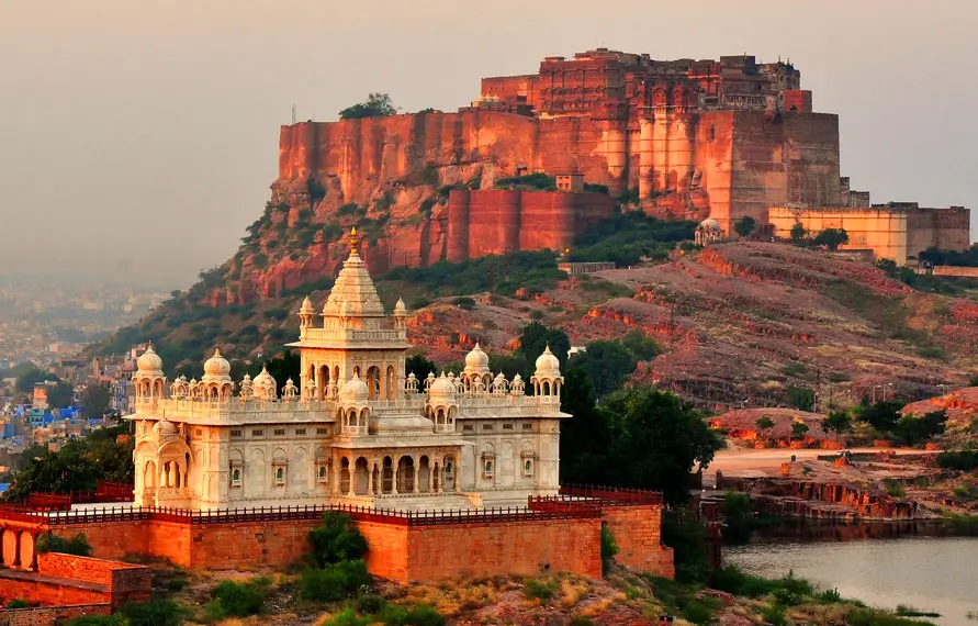 maharajas express train red carpet view