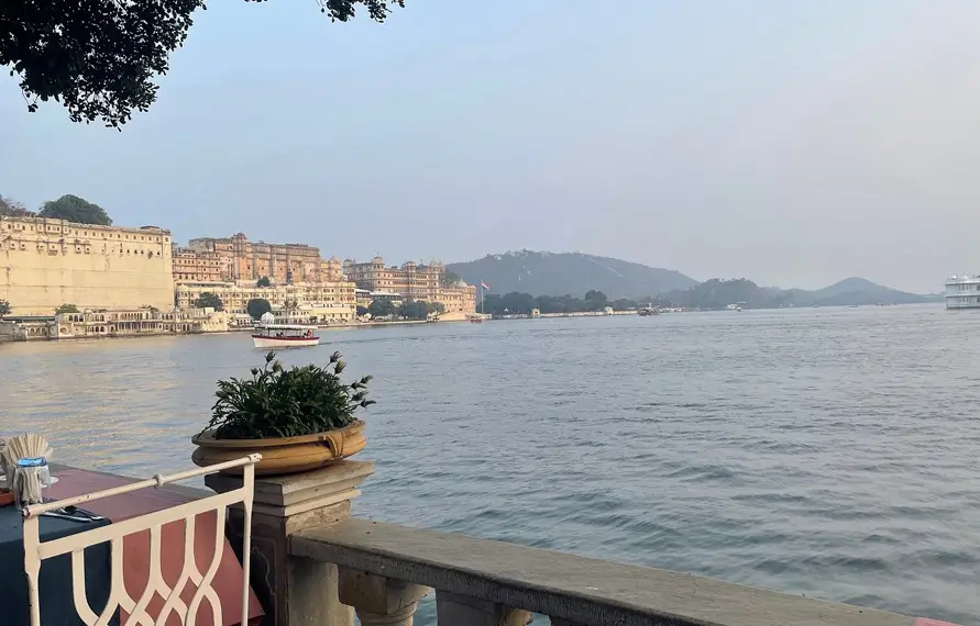 India Luxury Private Tour with Private Car and Driver