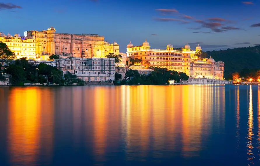 Golden Triangle Tour with Palace on Wheels