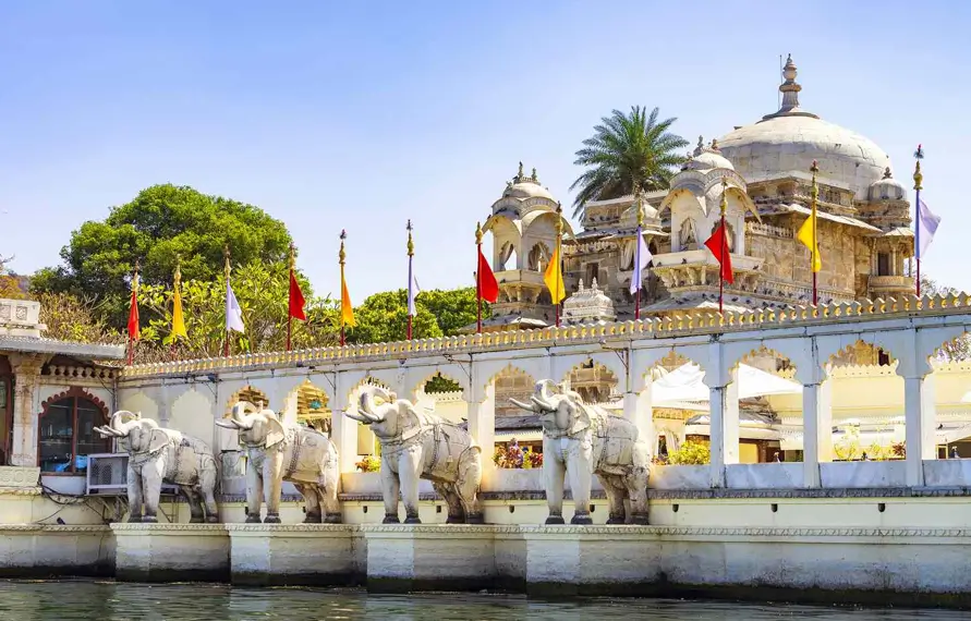 Tailor-made India: Taj Mahal and Beyond