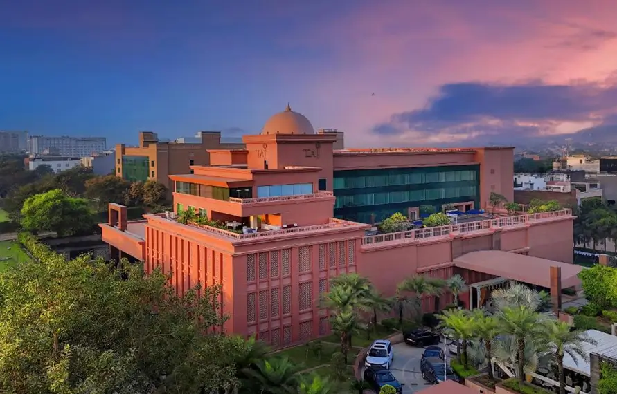 Luxury Rajasthan Tour with Oberoi, Taj & Leela Hotels