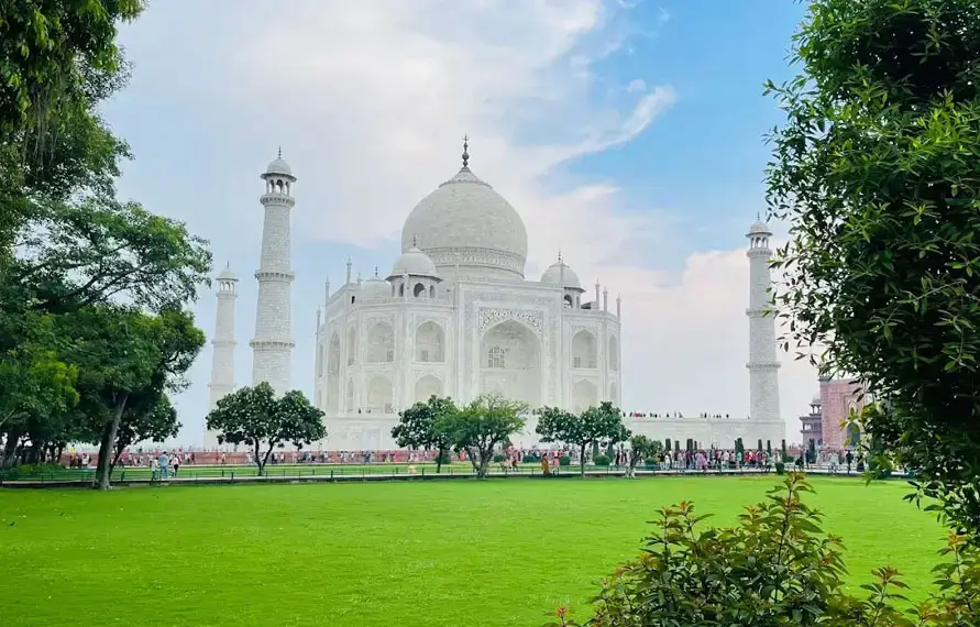 Luxury Same Day Taj Mahal Tour with 5-Star Lunch