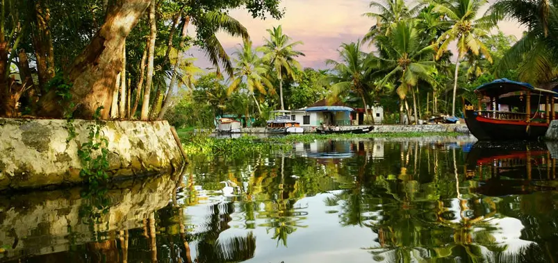 Kerala-Backwaters-A-Unique-Waterway-Experience