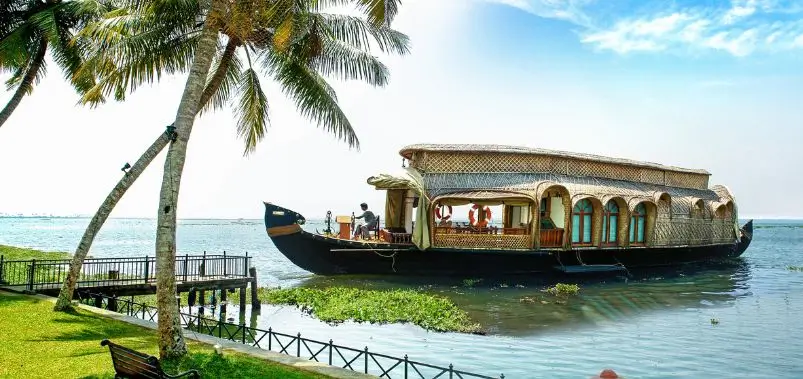 Unique-Setting-Kumarakom